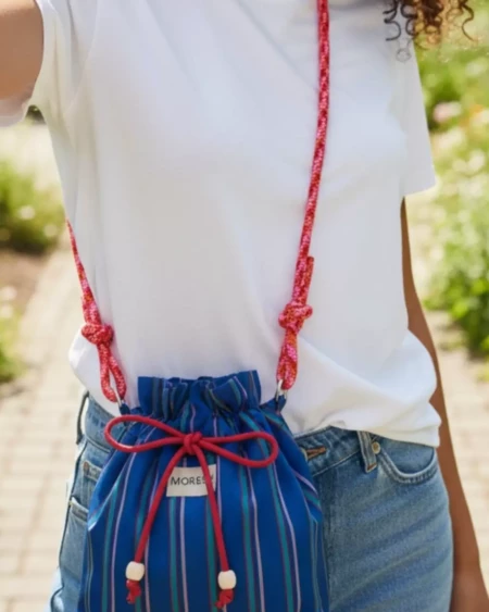 sac-bourse-femme-bleu-rayures-corde-rose-moresk.jpg